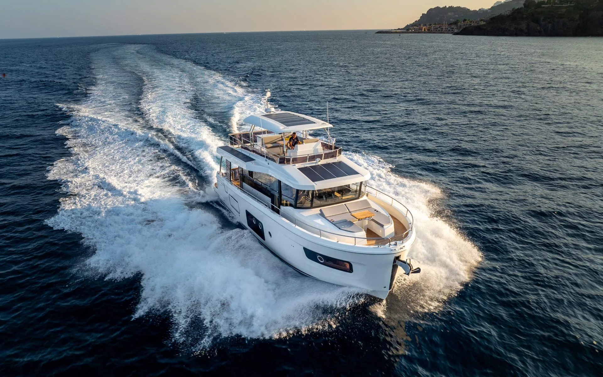 Swift Trawler 54 — view 2