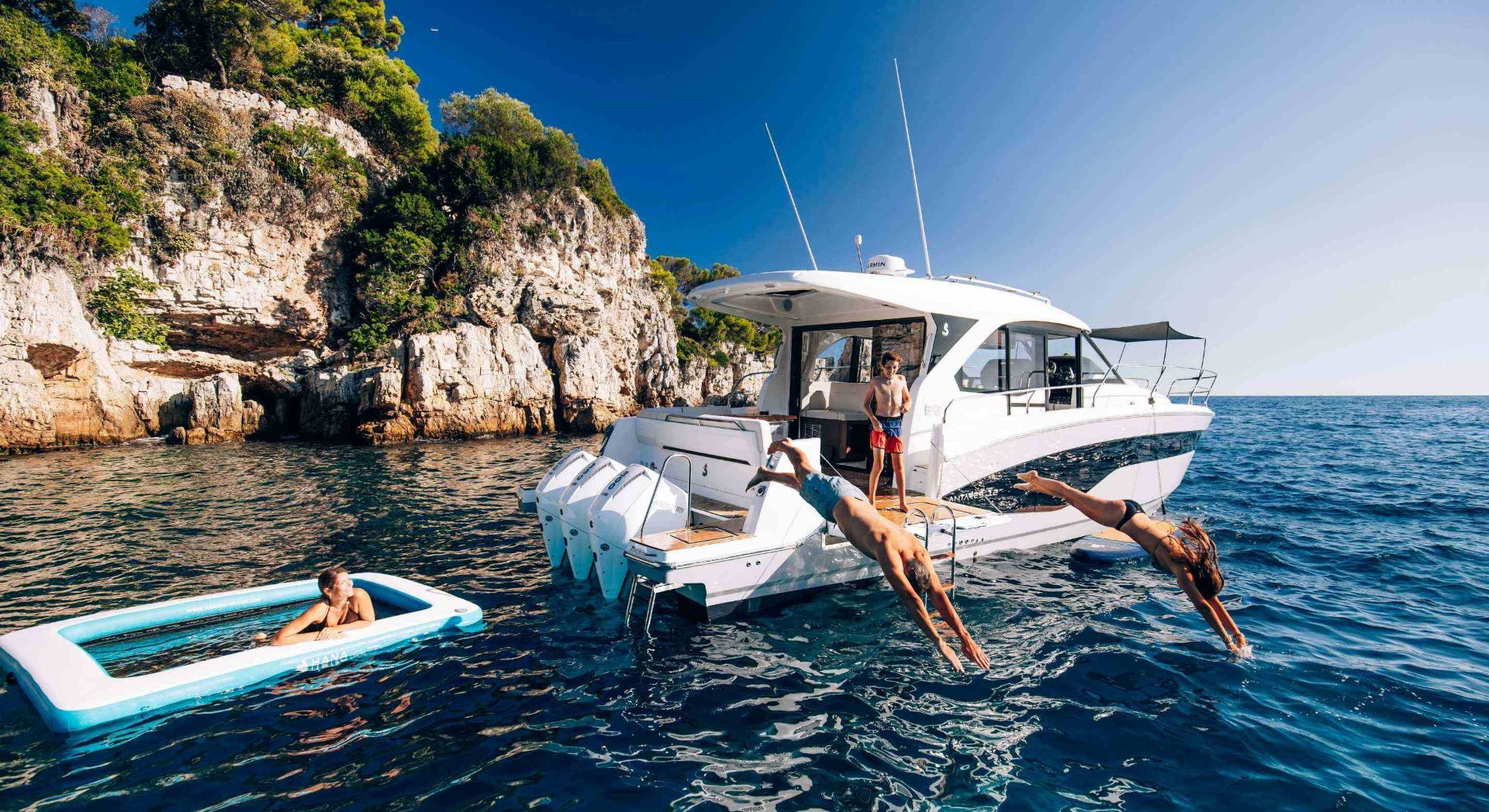 Beneteau Antares 12 Coupé — view 3