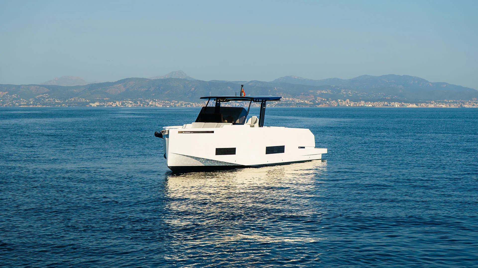 De Antonio Yachts D42 — view 6