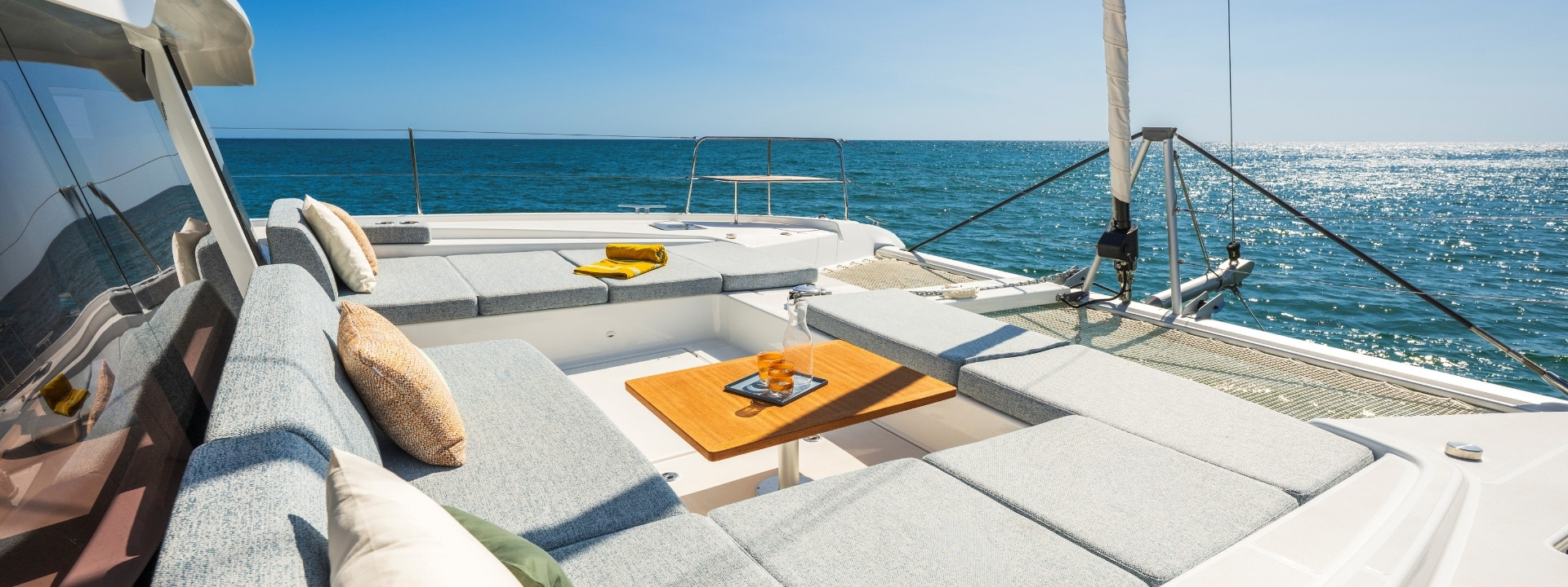 Lagoon 47 — view 4