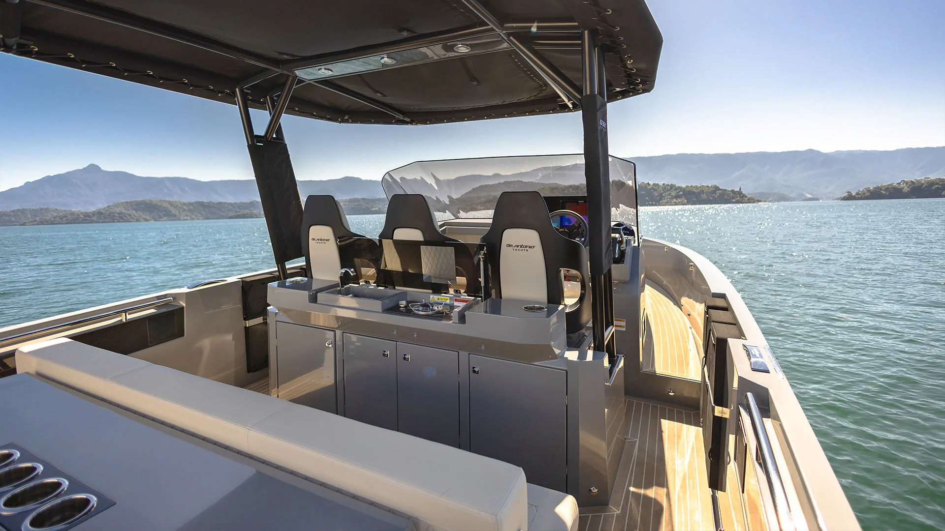 De Antonio Yachts D32 — view 4