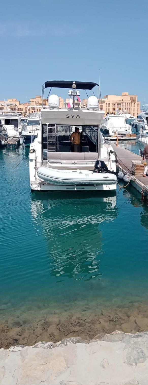 Absolute 40 Fly — view 2