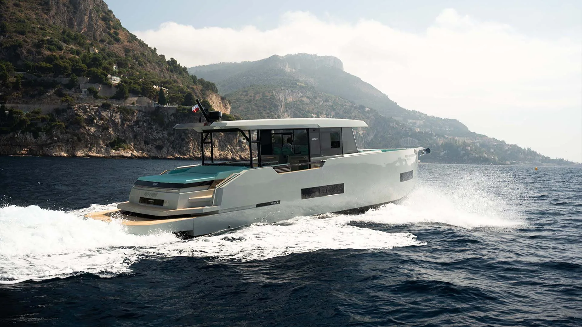 De Antonio Yachts D50 Coupé — view 3