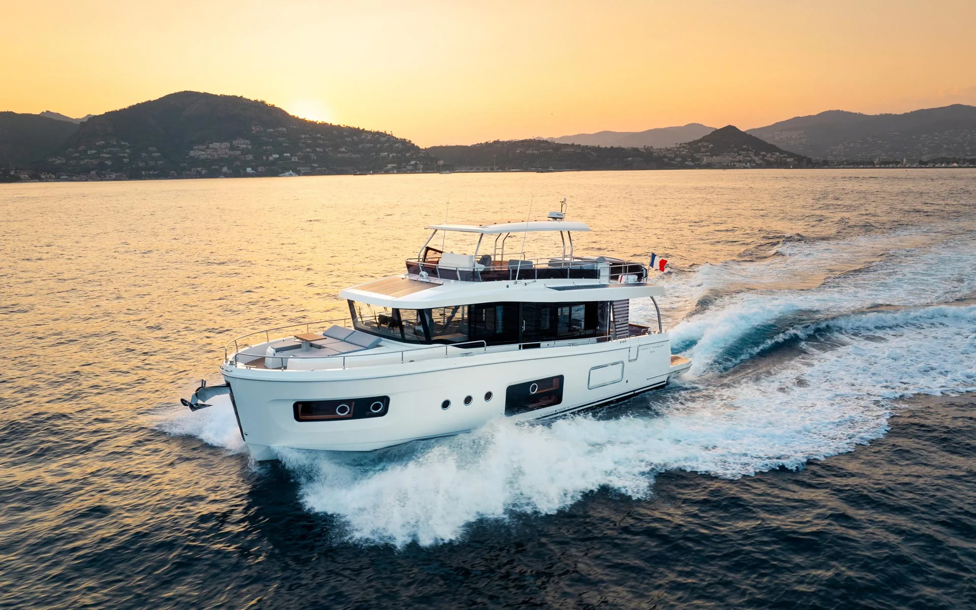 Swift Trawler 54 — view 1