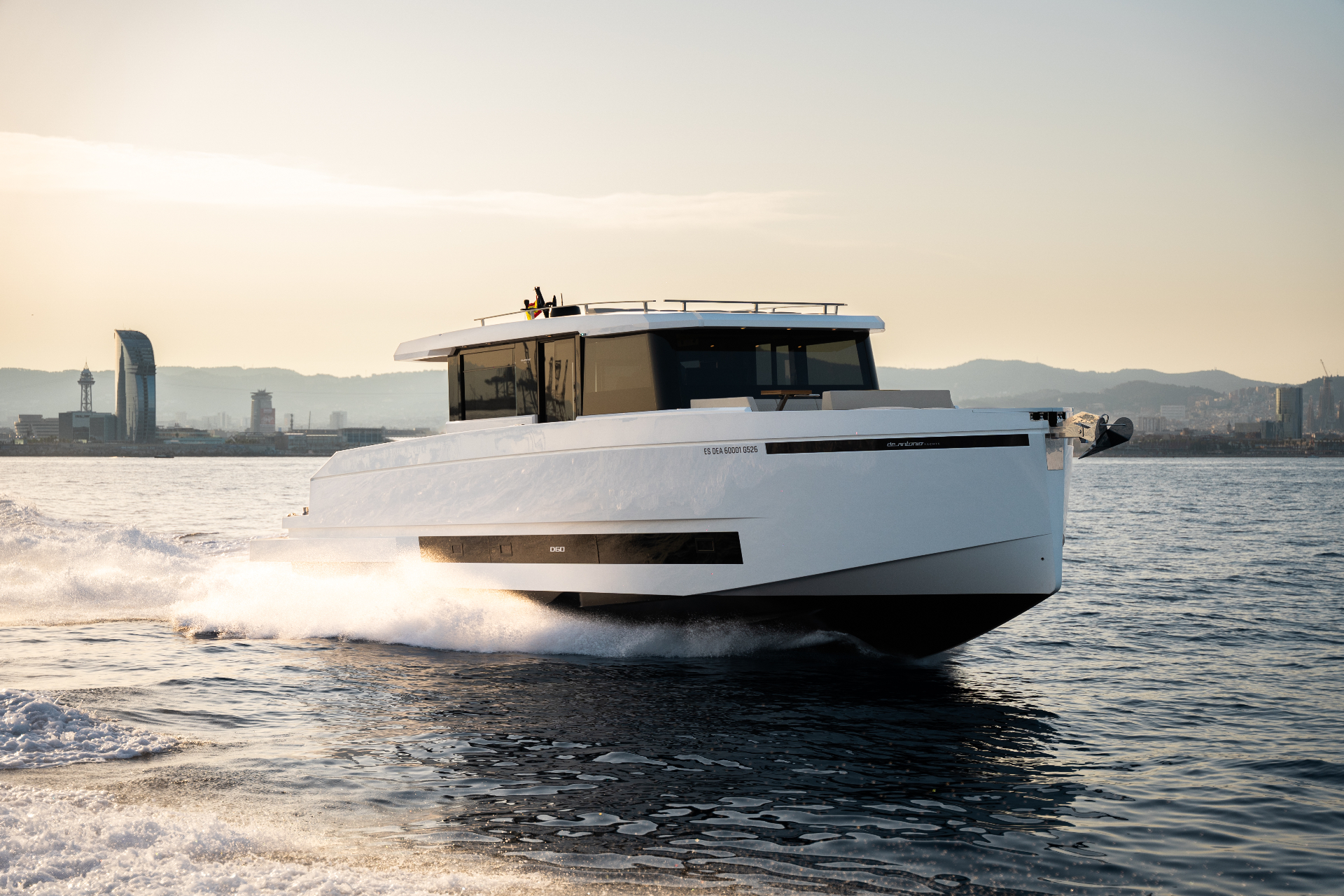 De Antonio Yachts D60 — video review