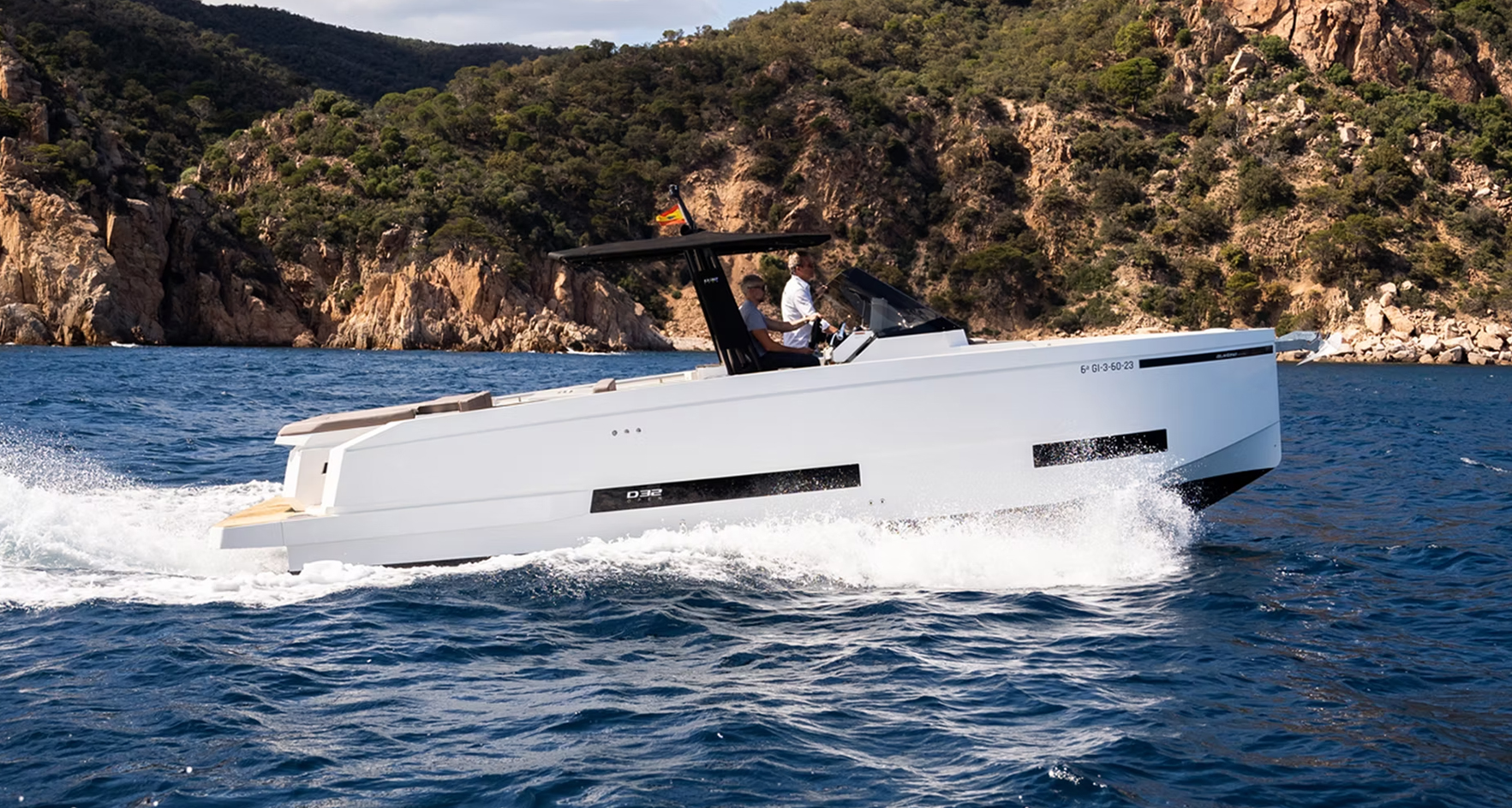 De Antonio Yachts D32